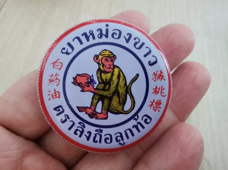 Dầu cù là con khỉ White Monkey Holding Peach Balm