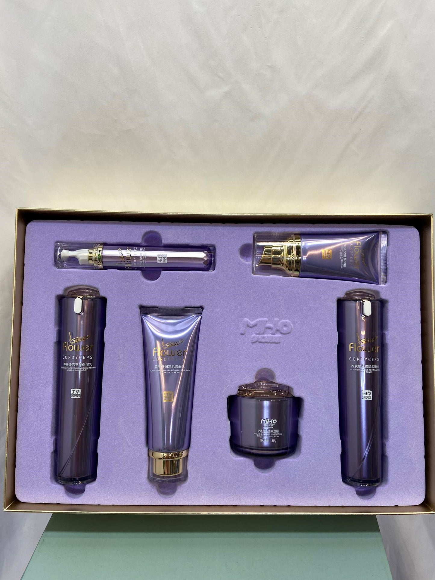 Bộ dưỡng da chống lão hóa đông trùng hạ thảo MHO Dream Temptation