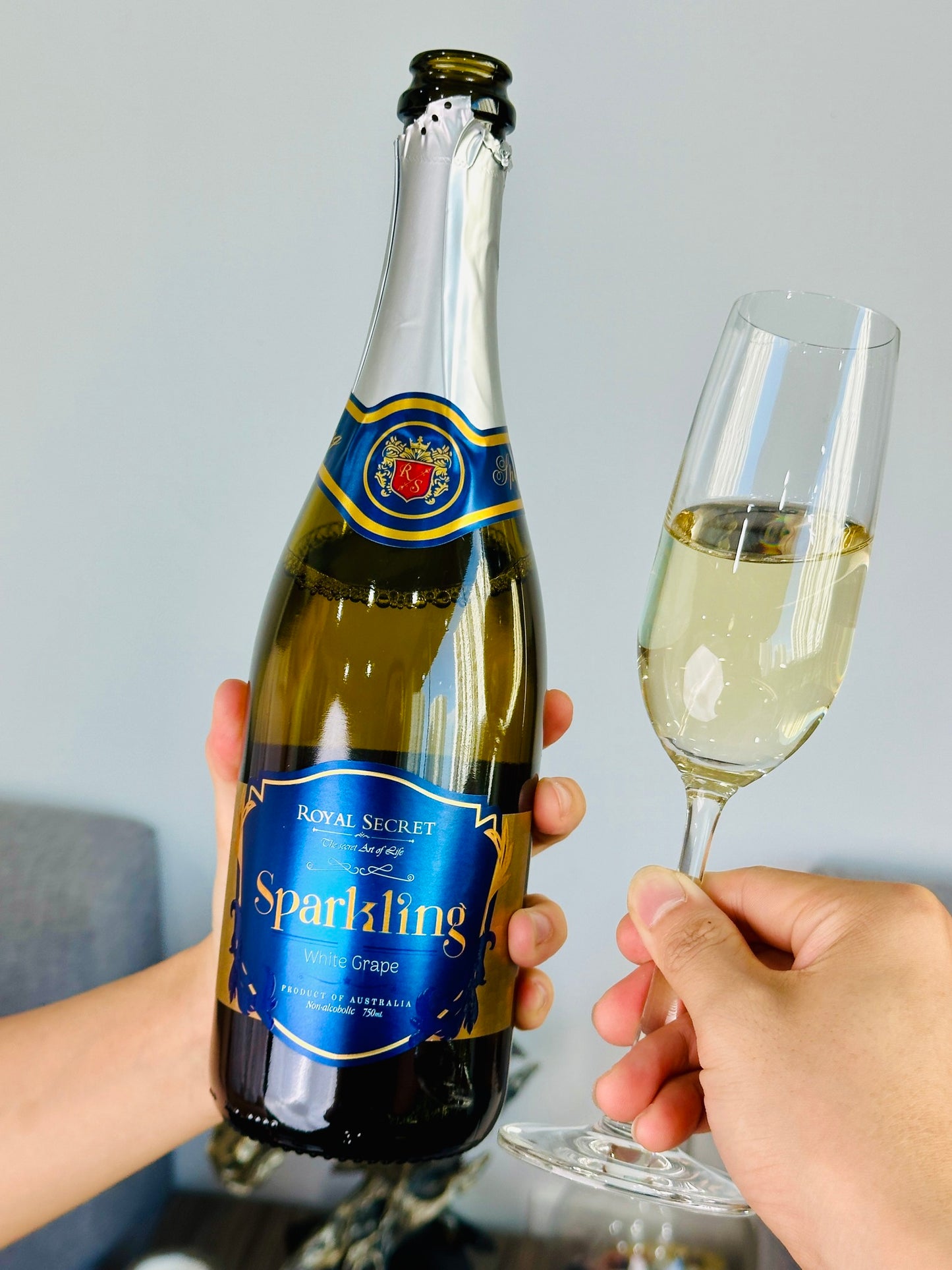 Vang nho trắng 0 độ Royal Secret Sparkling White