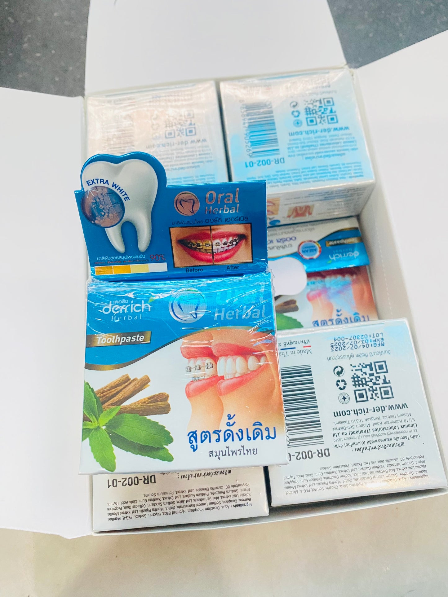 Kem đánh răng thảo dược Derrich Oral Herbal xanh dương