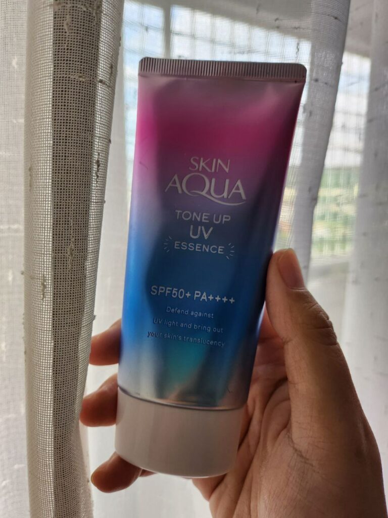 Kem chống nắng Skin Aqua Tone Up UV Essence