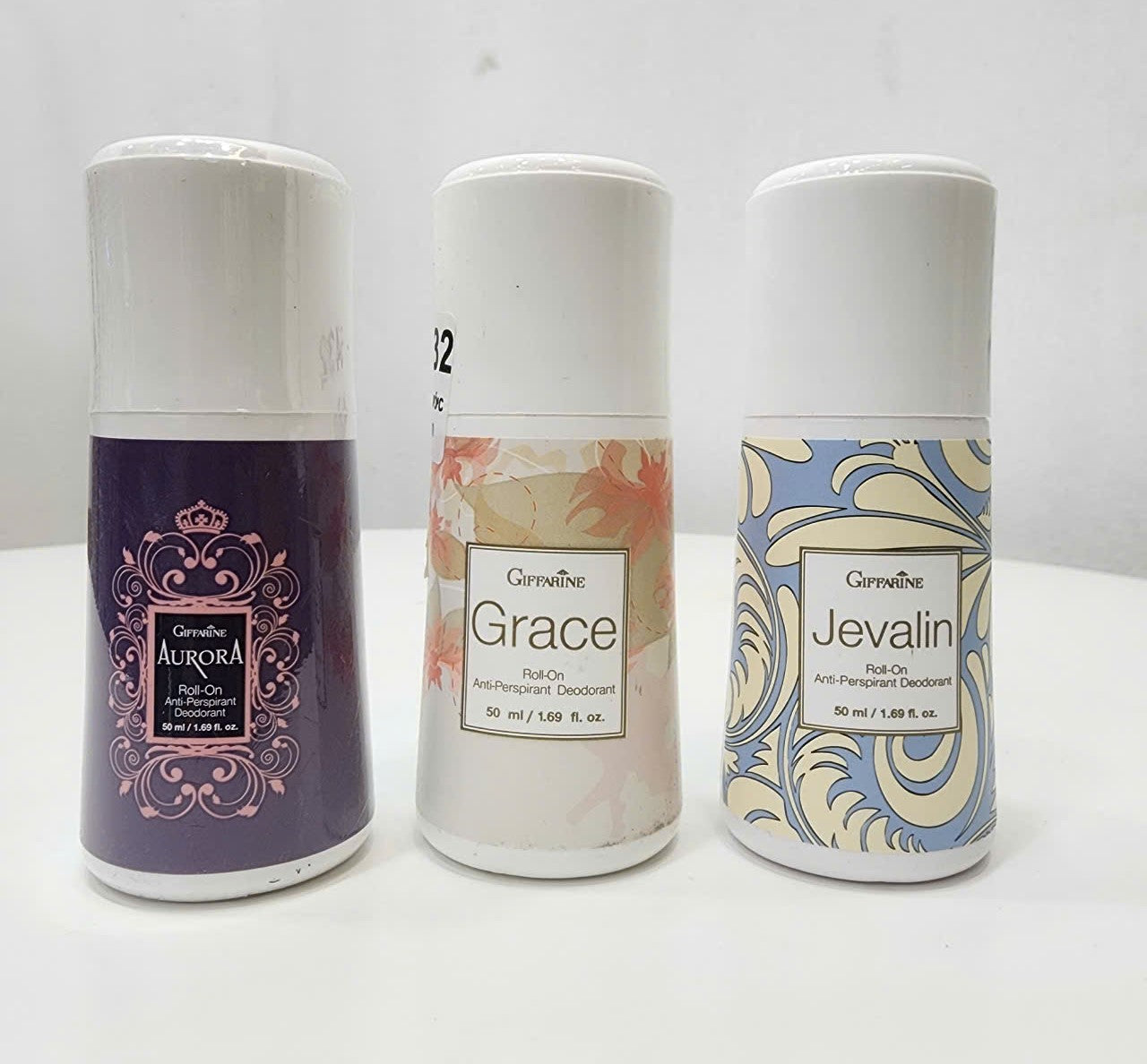 Lăn khử mùi nước hoa Giffarine Roll-On