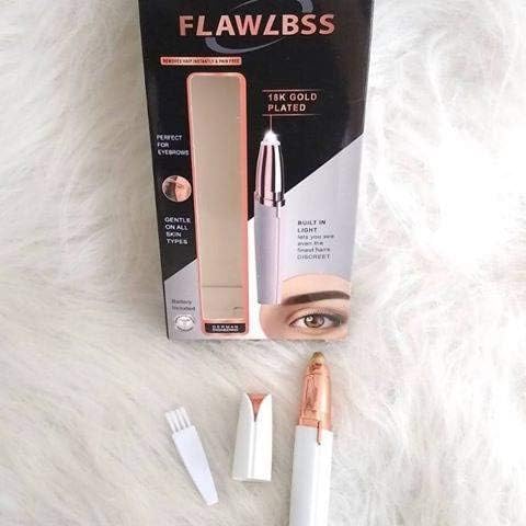 Bút tỉa lông mày FlawLess